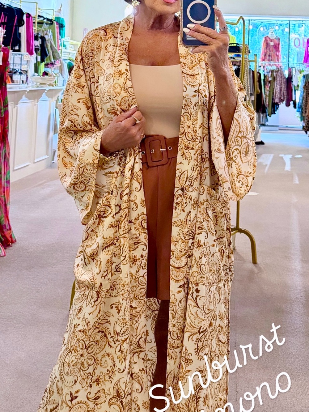 Dress Forum Cream and Gold Paisley Satin Kimono/Duster Sz: S